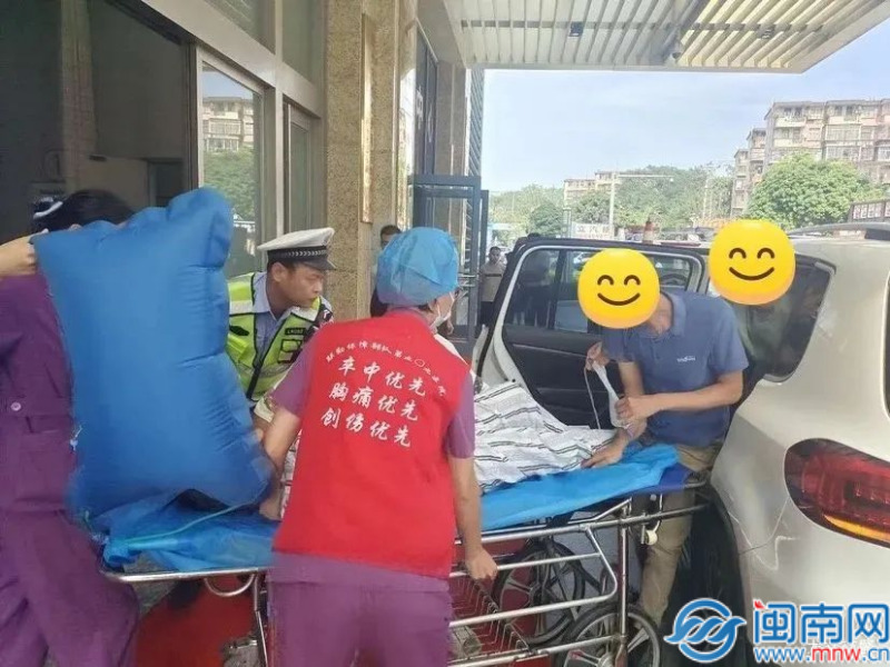 漳州白叟突发疾病紧迫送医 交警一路拓荒“生命通道”