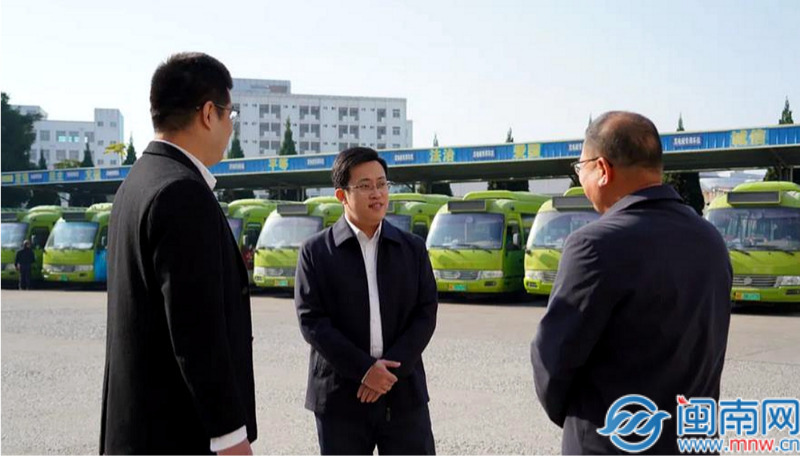 长泰区委主要领导查看节前安全出产、食品安全、市场供应作业