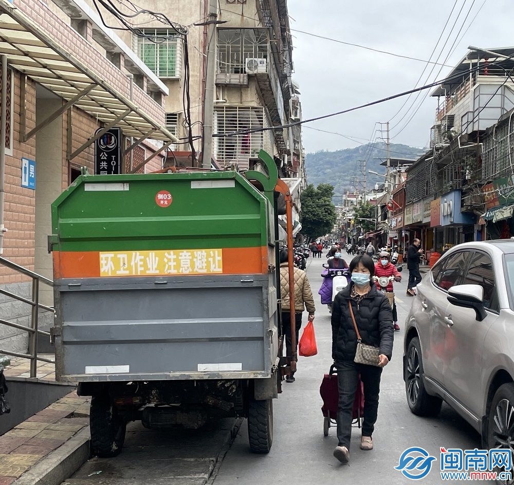 【民声有约】泉州市民主张：给作业环卫车，设置专用停车位