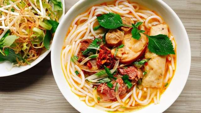 遇见小面的“苦生意”：年入11亿，每单赚1块4