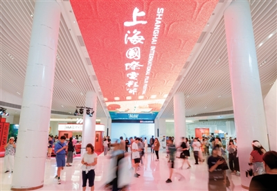 电影要多发明群众的梦、年代的梦