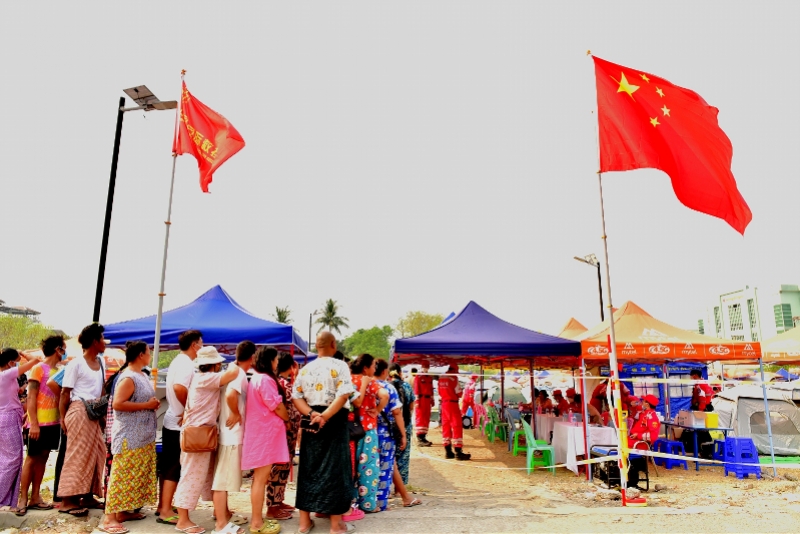中国国际救援队在缅甸曼德勒城区联合展开医疗巡诊