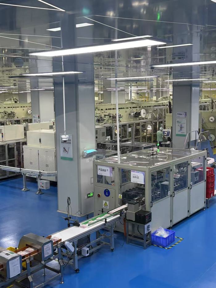 黄子韬的卫生巾品牌一晚卖出4000万，背面是MCN的“品牌试验”