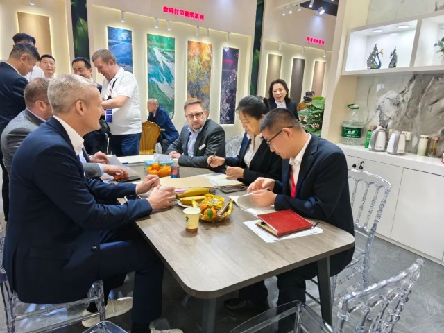 齐峰新材露脸广州世界家具博览会