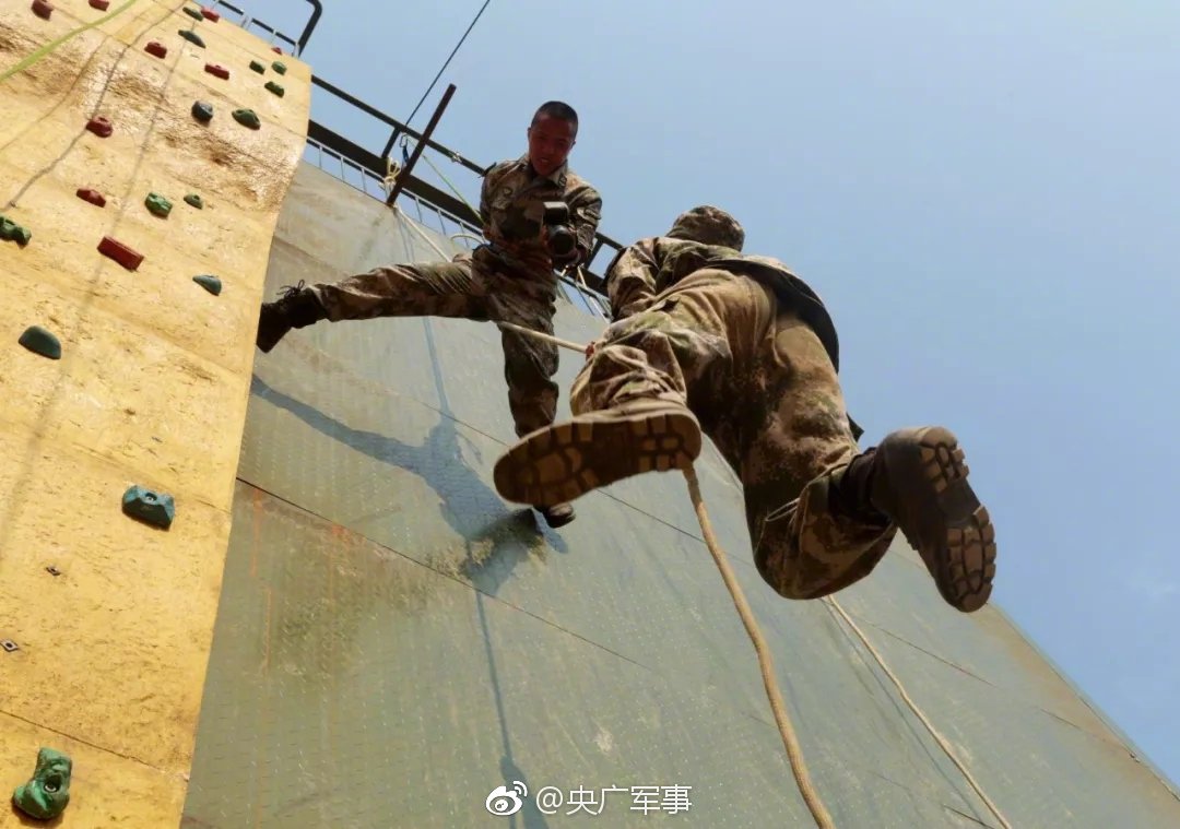头上有犄角是什么梗