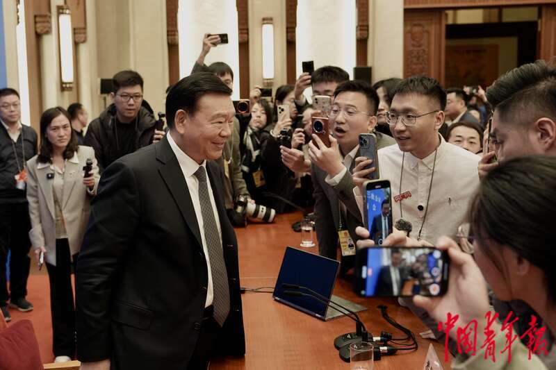 多图回忆全国人大新闻发布会：推进民营经济促进法出台、点赞DeepSeek