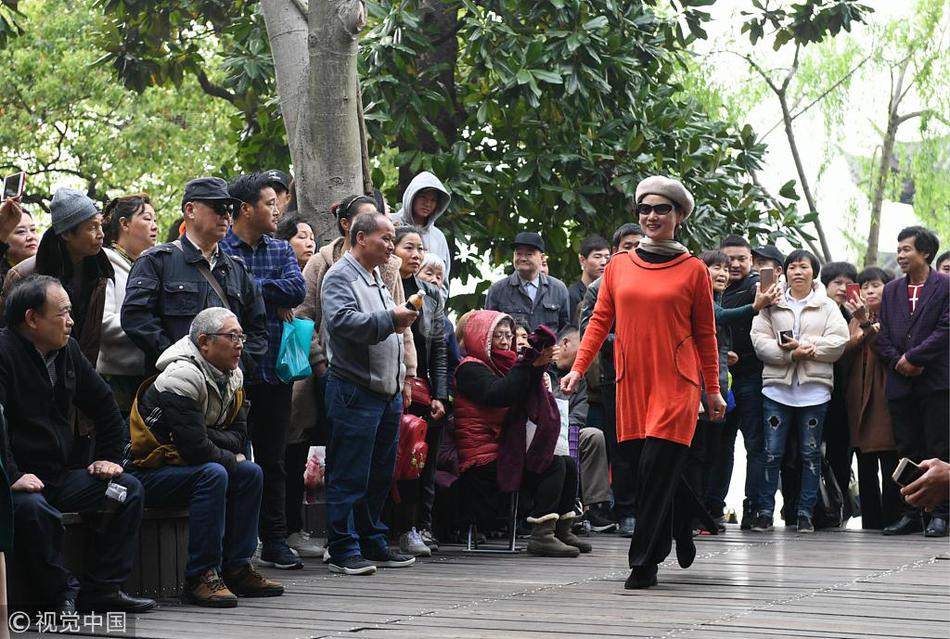 2025攀岩世界杯速度项目揭幕战：中国队包办男、女冠军