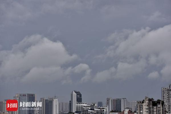 以军空袭加沙城两处住所 致19死15伤