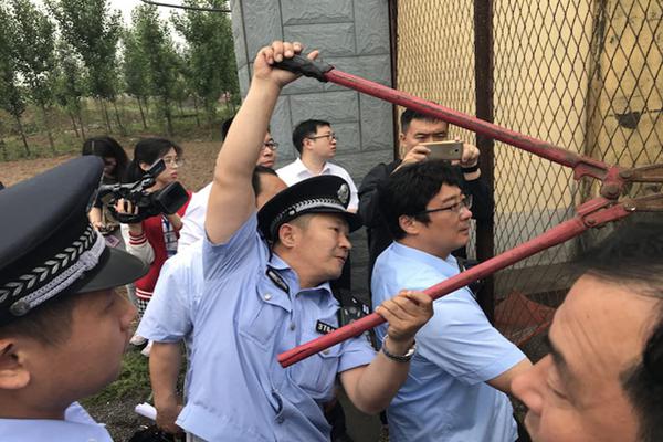 上海三级医院全面试点“免陪护”！有医院每天收费150元，医护人员怎么看