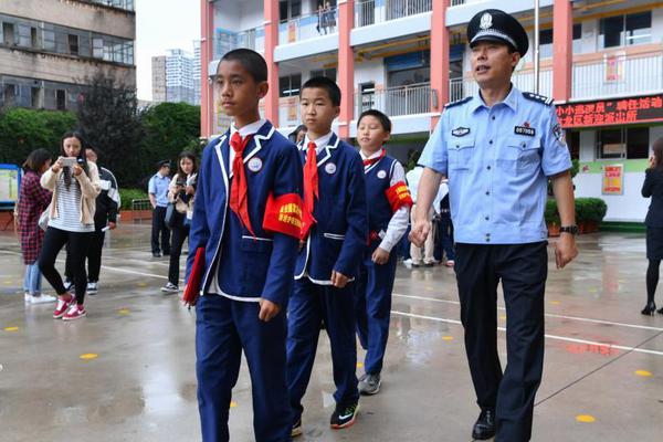 财政部：将发行第一批特别国债5000亿元，支撑国有大行弥补中心一级本钱