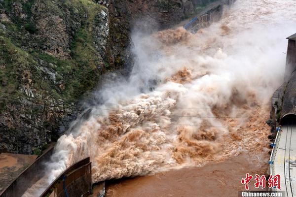 江南、华南较强降雨影响返程 北方大部分地区仍有风沙