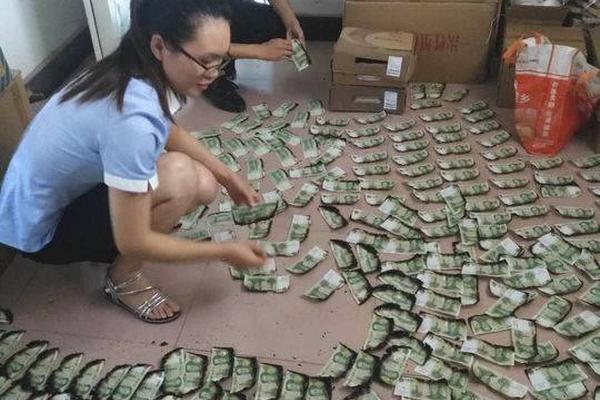 【17位黑暗料理专家在线观看电影】冯提莫和周传雄是什么梗