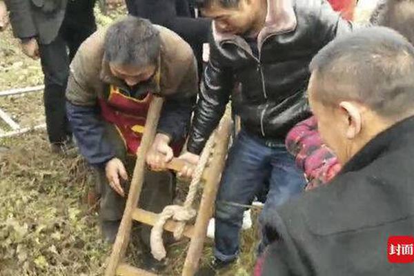 中国国际救援队在缅甸曼德勒城区多地继续打开救援