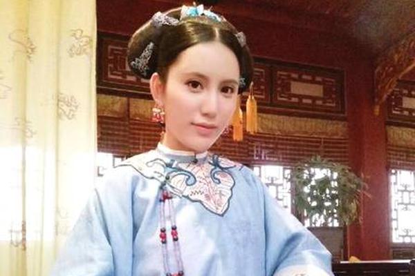 三大股指小幅低开 沪指跌0.04%