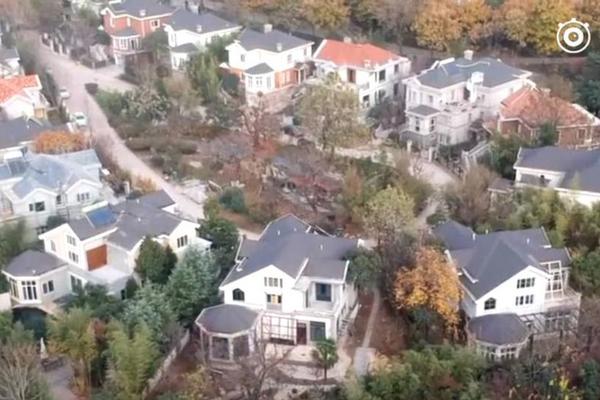【接连报导·报效祖国 建功西部】“饱蘸酷爱，写下建功西部的芳华篇章”