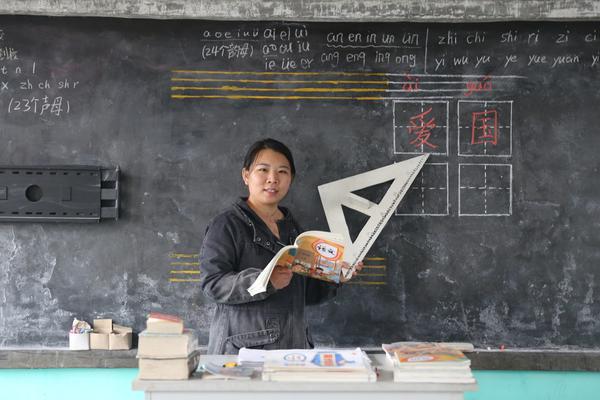 老是“天旋地转”？可能是耳朵出了问题