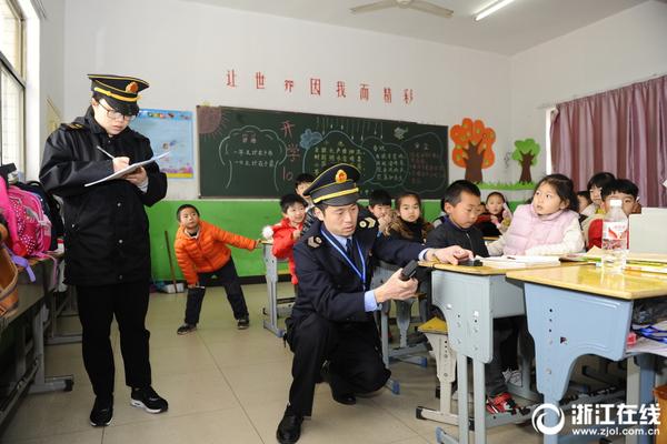 让电影深度参加现实生活