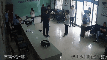 @各位家长 夏天关闭车内高温风险 千万别做“忘崽”家长