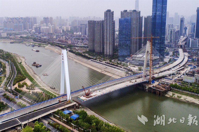 漳州古雷开发区政务服务中心：首台营业执照自助打照机正式启用
