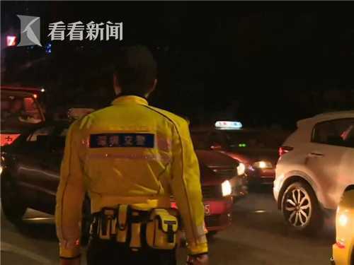 波兰首都华沙市中心有轨电车相撞已致18人受伤