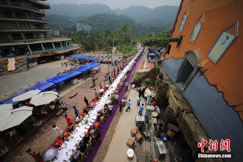 韩国一地铁施工现场产生崩塌 现在1人被困1人失联