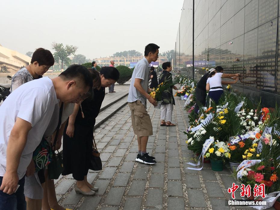 【一起吃瓜.cc】论文代写乱象查询：论文教导竟异化为论文代写