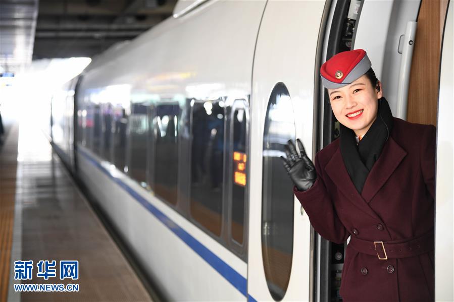 轿车板块震动走高 正裕工业、跃岭股份等涨停