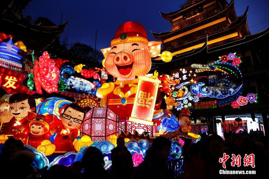 三大股指团体低开 沪指跌0.21%